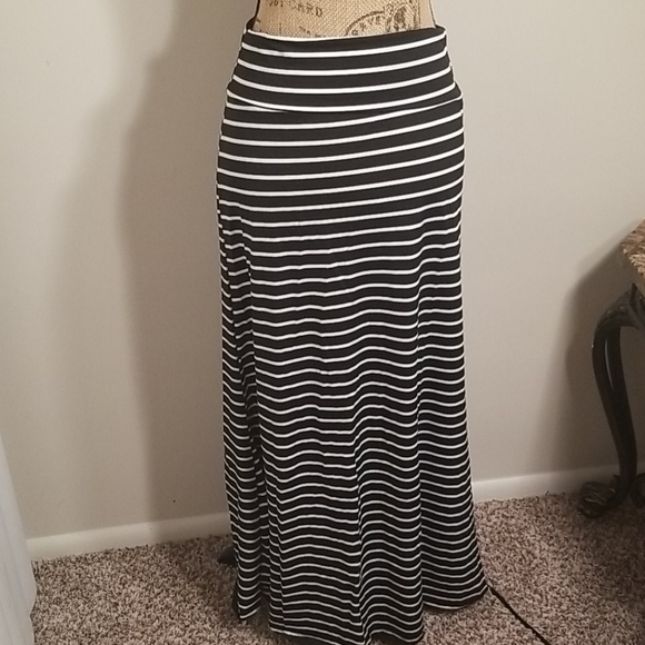 Black/White Stripe Maxi Skirt - Picture 2 of 3